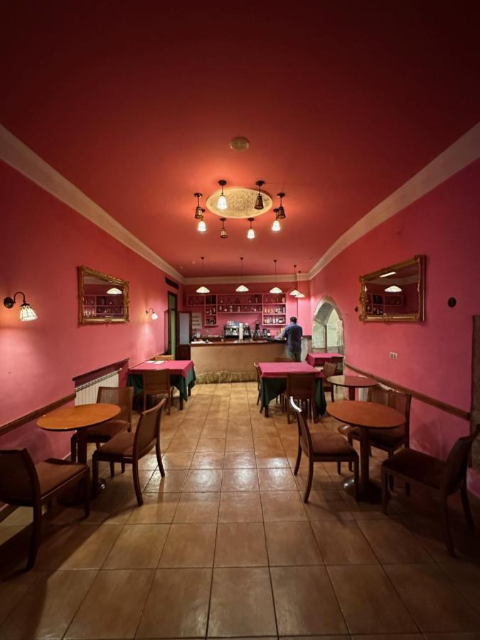 Hotel De La Villa 루비엘로스 데 모라 외부 사진