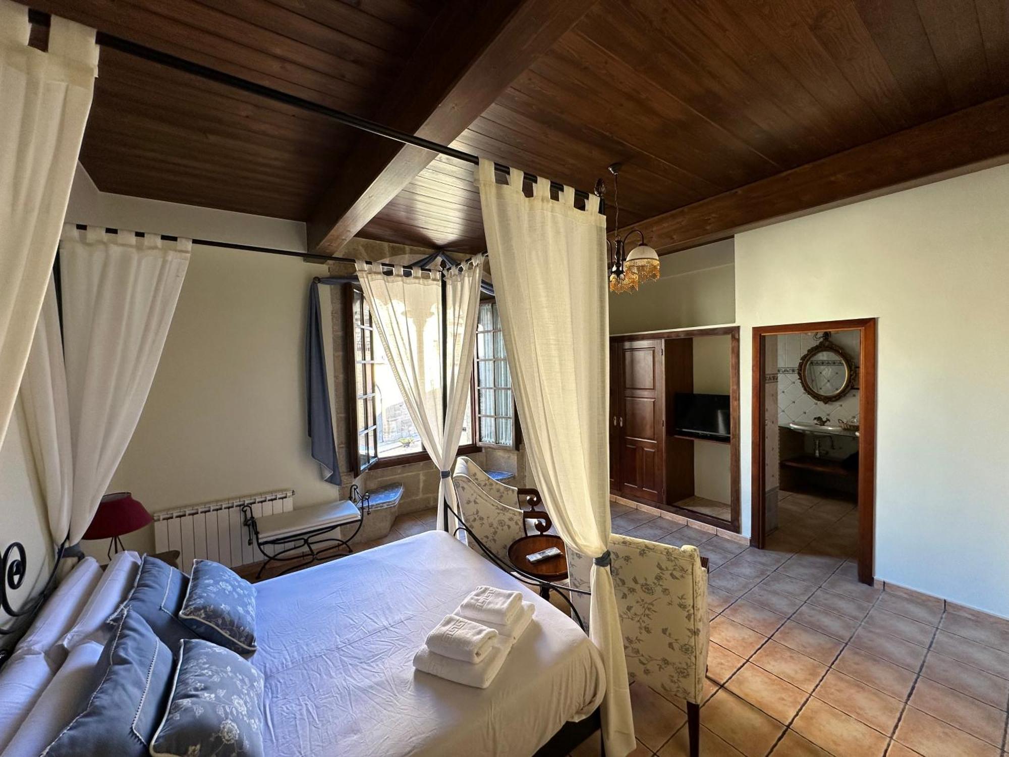 Hotel De La Villa 루비엘로스 데 모라 외부 사진